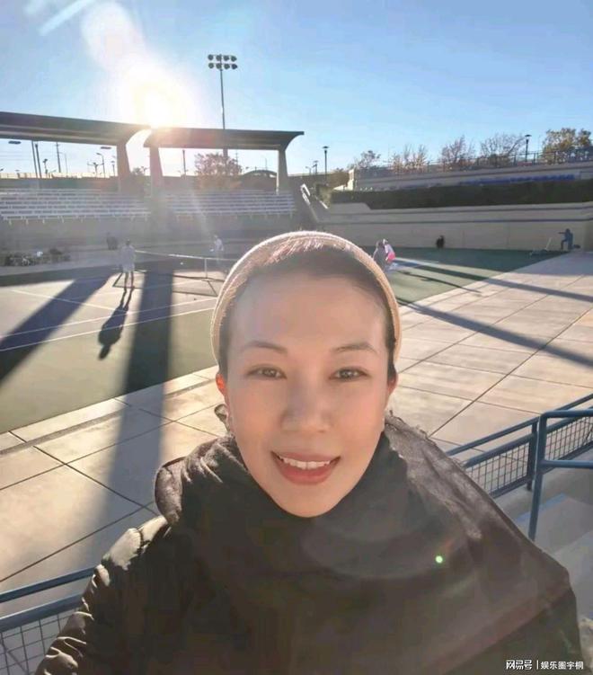 不离美国巡演撒狗粮夫妻相十足令人羡！long8国际龙8萧敬腾林有慧形影(图5)